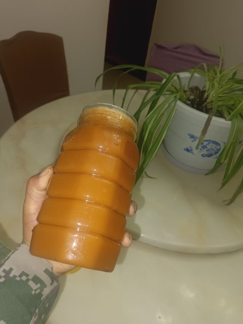 高山正宗土蜂蜜，2斤一瓶