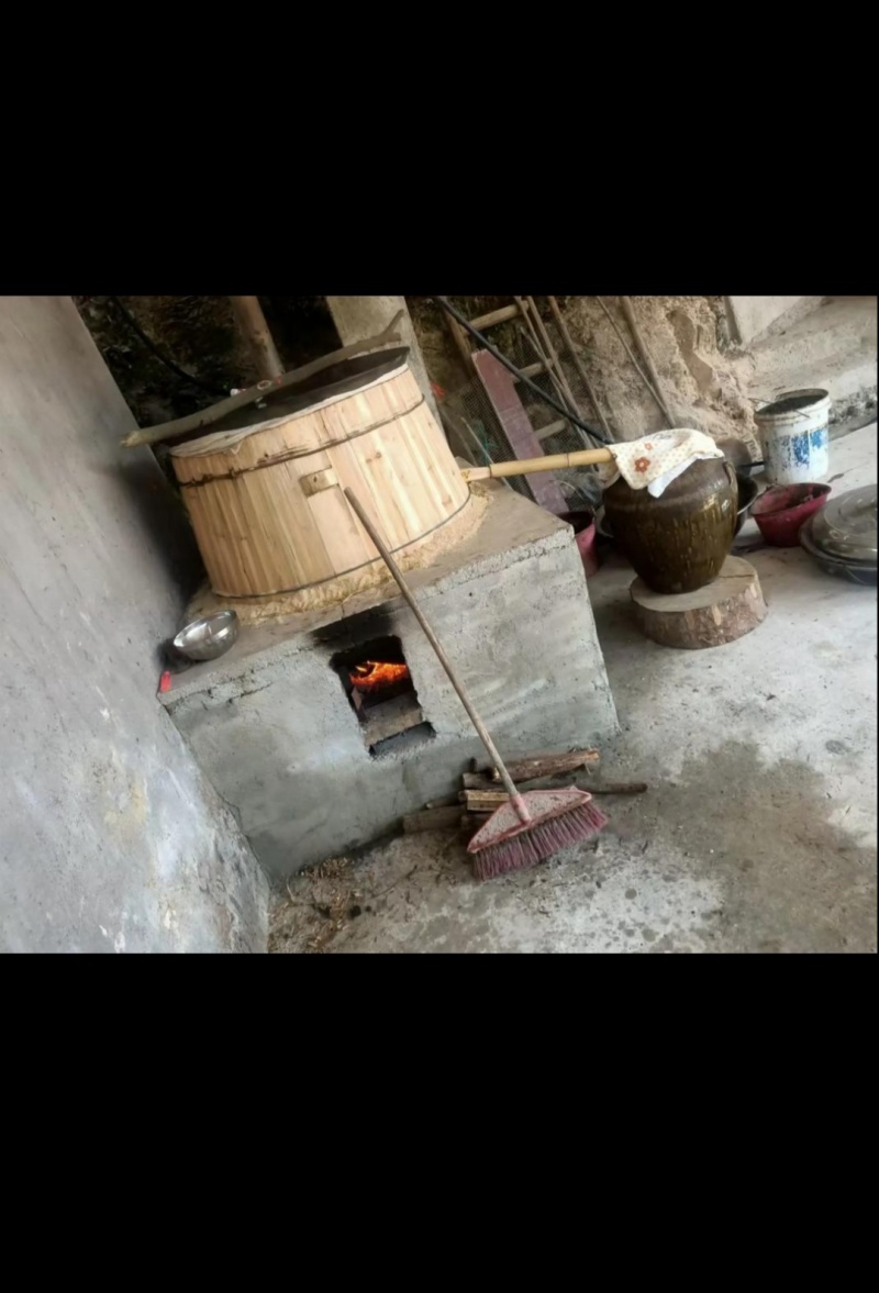湖北十堰市郧西县城关镇土烧包谷大曲酒