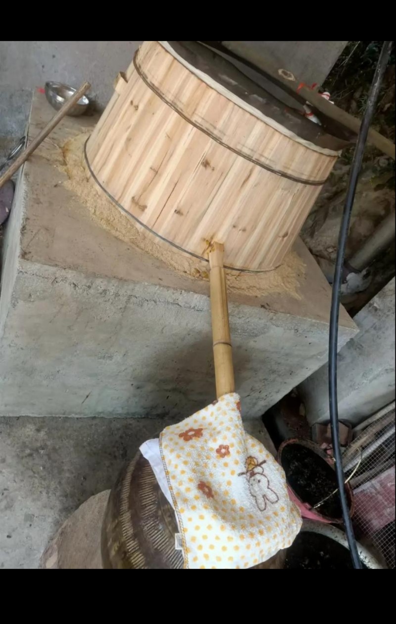 湖北十堰市郧西县城关镇土烧包谷大曲酒