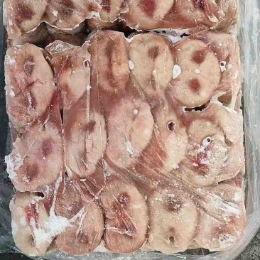 肥猪去骨猪拱嘴，毛净度高，解冻出成高，箱装两板十公斤45-5
