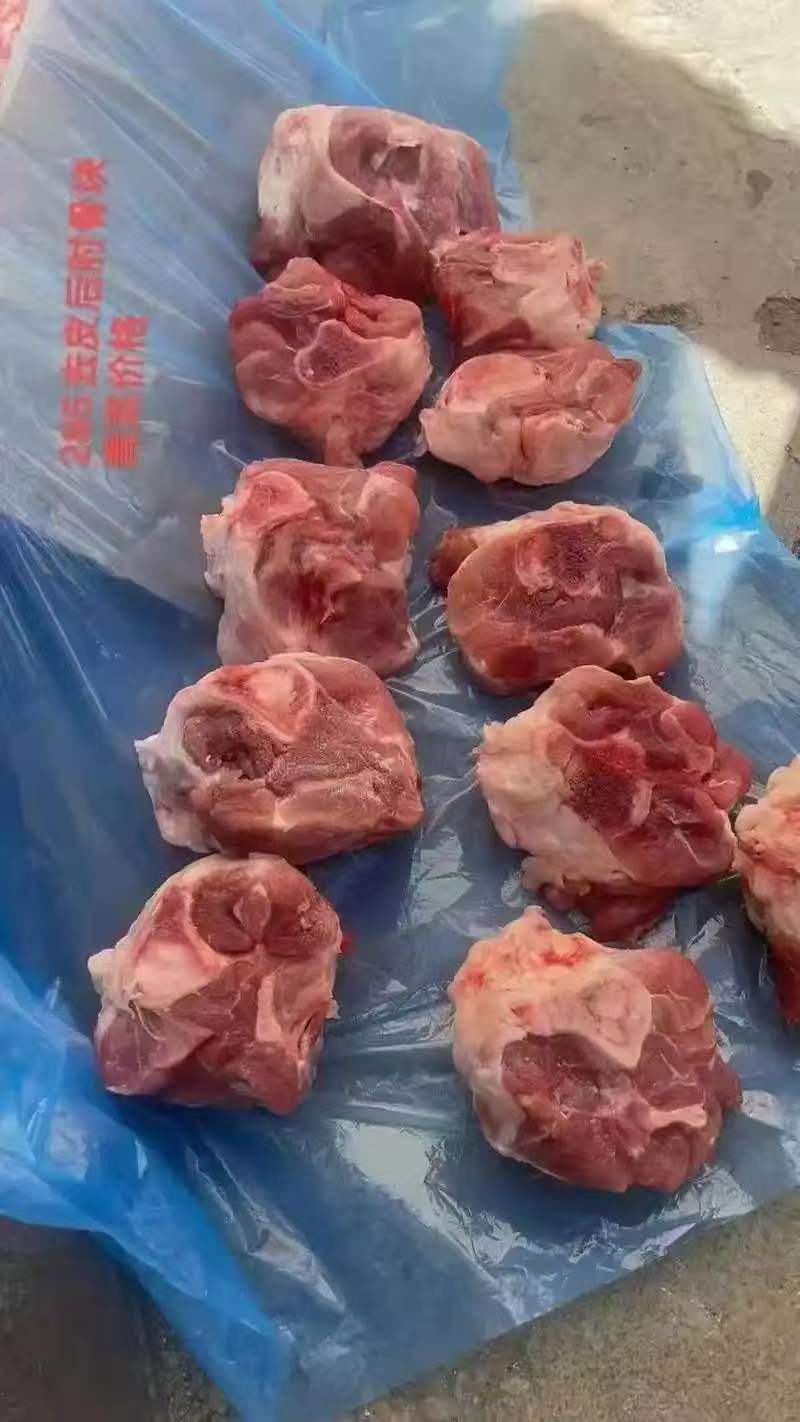去皮小肘子实拍，都是肉，很新鲜哦