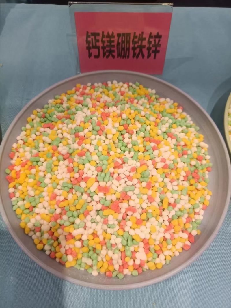 钙镁硼铁锌中微量元素水溶肥提高果实品质，增加果实硬度