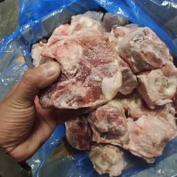 去皮小肘子