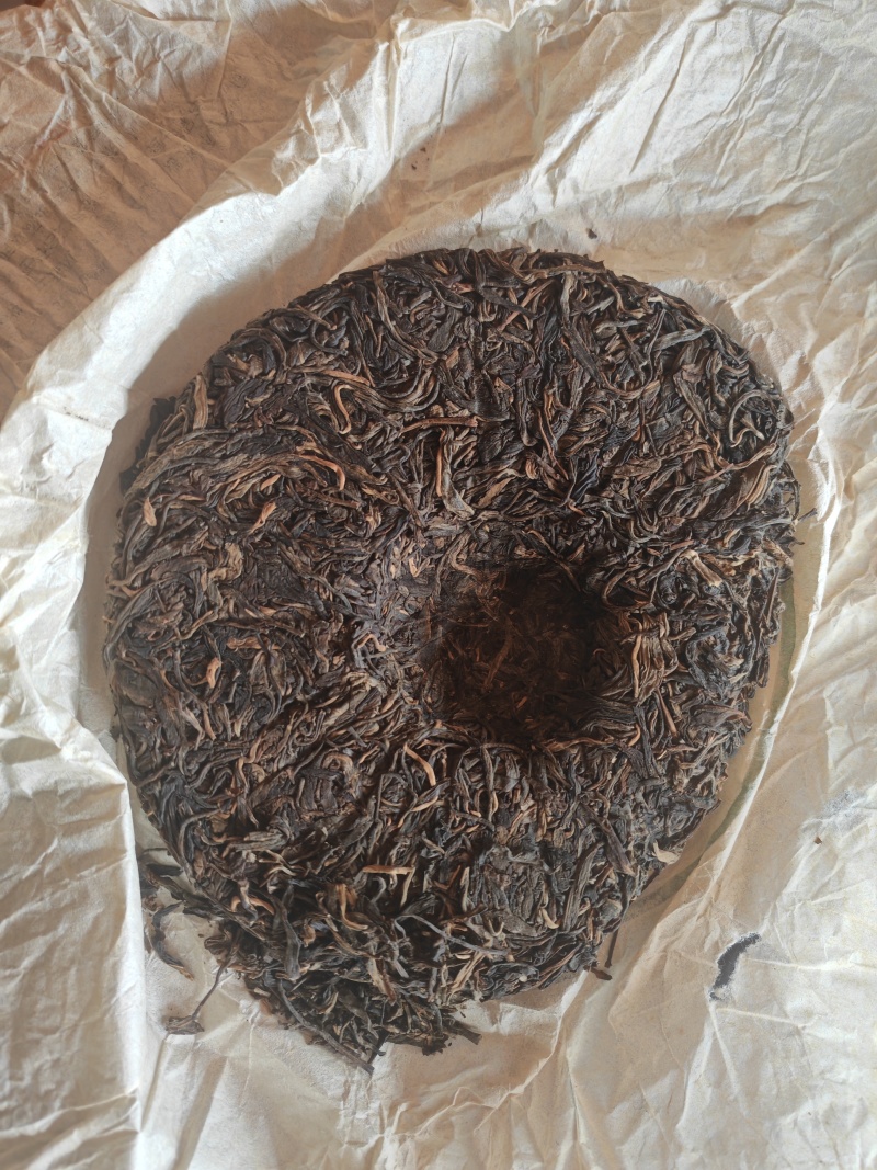 云南普洱，新六大茶山南峤茶山，茶香浓郁，茶味甘甜，果蜜香