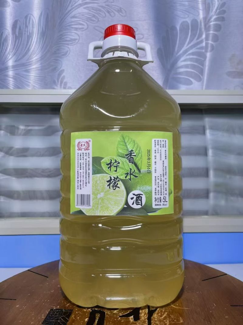 玫瑰刺梨桑葚百香果种类200多种，桶装瓶装都有