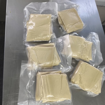 东北正宗纯卤水手工干豆腐，千张，豆皮专业批发，工厂直销！