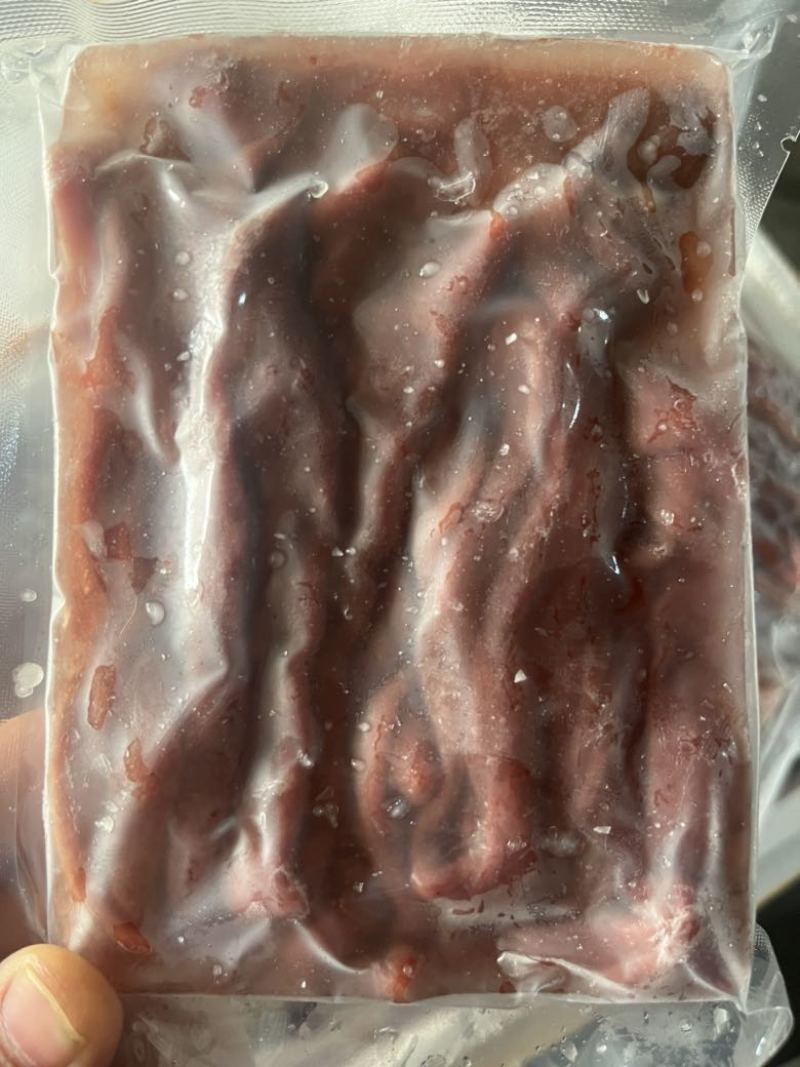 海肠，一板200克，一箱120板。好货不多。