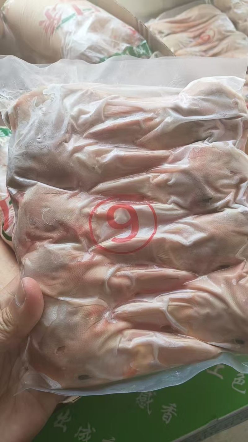 鸭头规格齐全一级二级大板鸭头工厂直发全国冷链物流发货量大从优