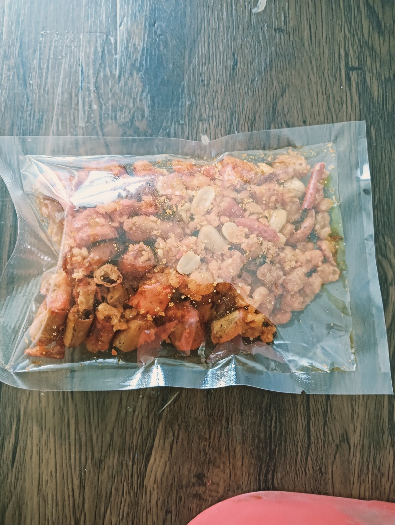 香辣酥香酥脆辣不腻花生芝麻香辣酥零食下酒量大价优