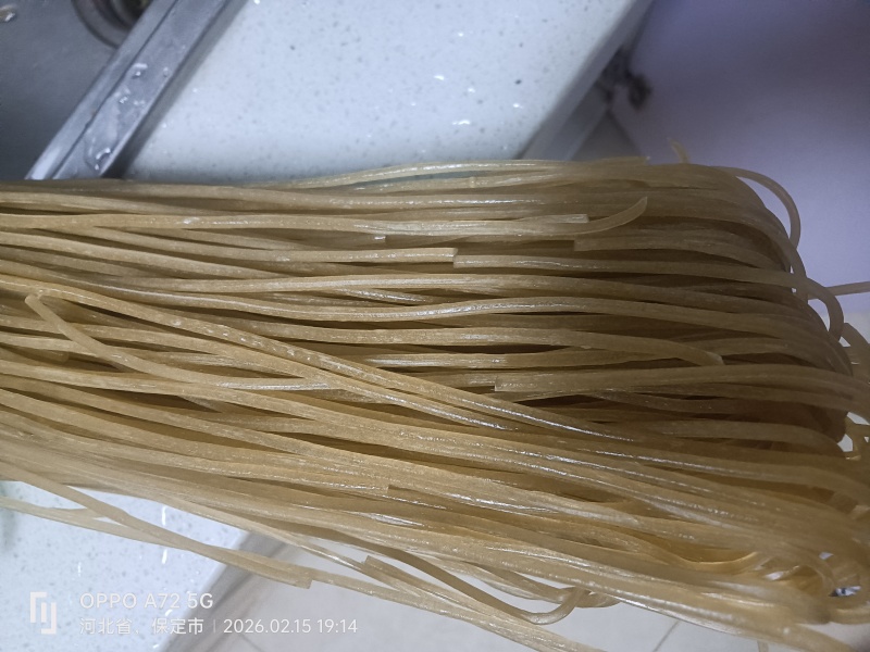 河北正宗纯红薯粉条，全是细粉条，假一赔万。