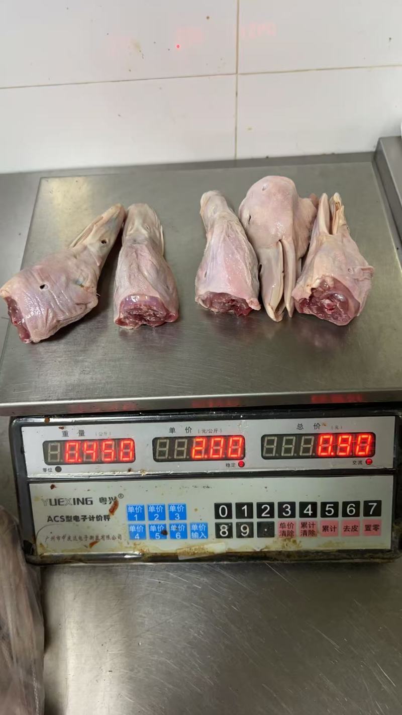 白条鸭头2万个价格6毛一个编制袋装，一袋200个