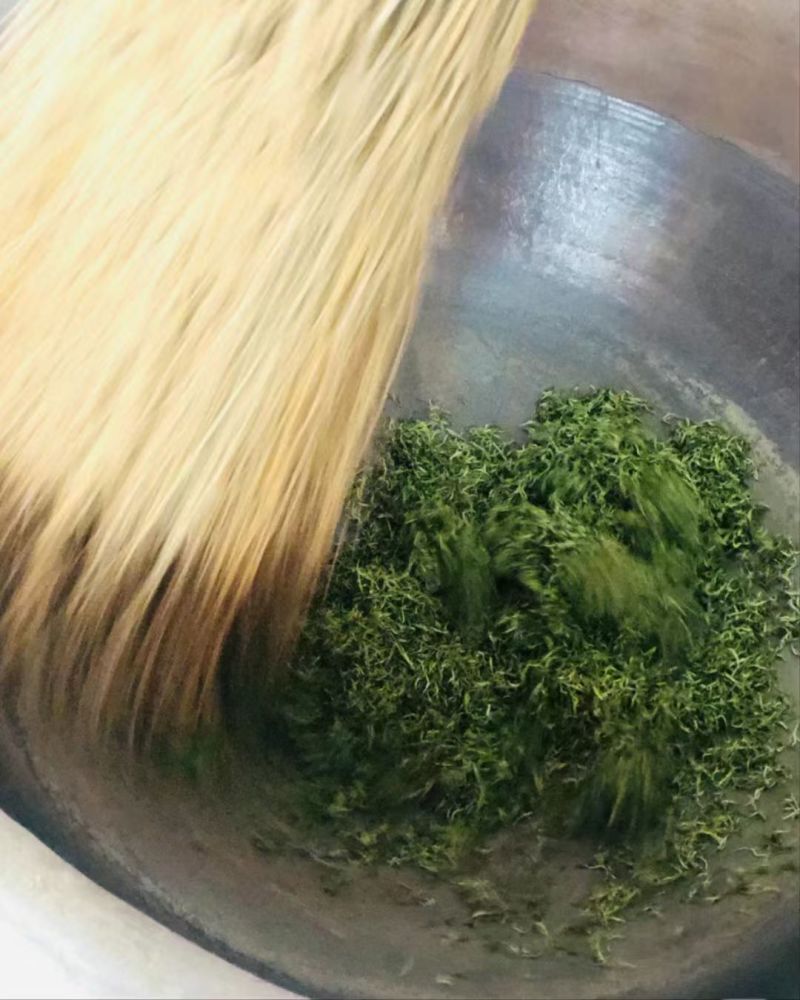 信阳毛尖明前茶，茶农自产自销传统工艺手工茶