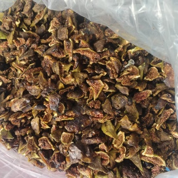 无花果干，一种精品9元一包，一种微微黑点16一斤