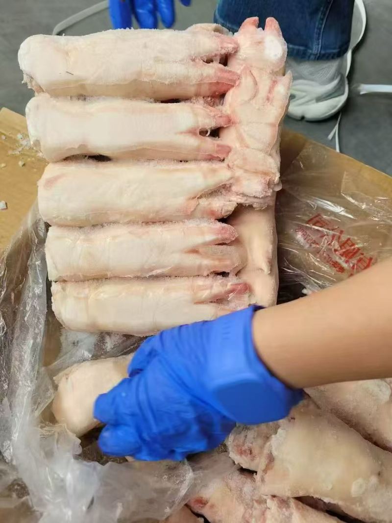 一级大肥猪带筋猪蹄19-24个2+000箱装新货