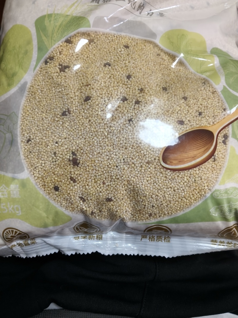 黄小米25年新鸟食草籽米色选杂米喂鸟钓鱼打窝