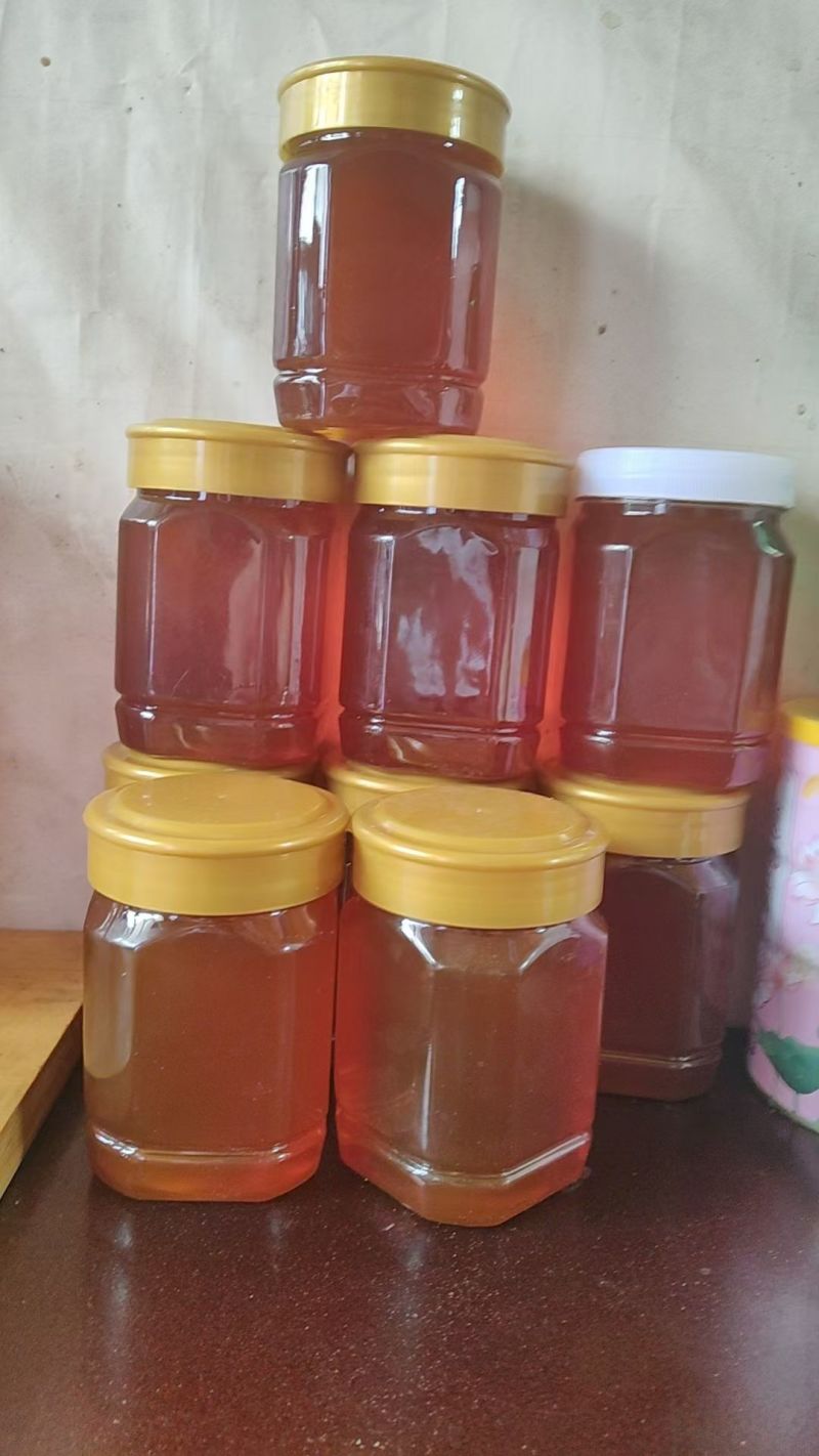 自己家的土蜂蜜，一年只取一次，保证货真价实
