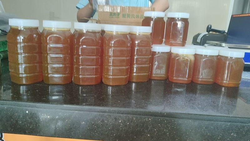 自己家的土蜂蜜，一年只取一次，保证货真价实