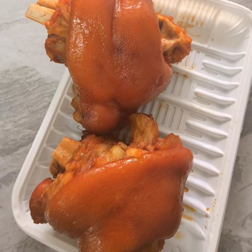 带皮酱香小肘子