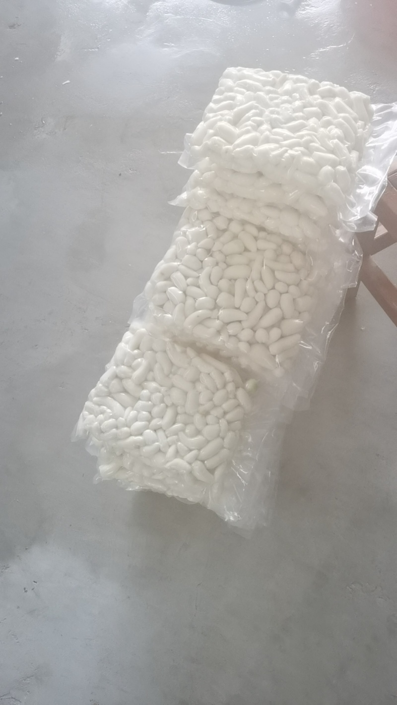 安徽特产去皮芋头批发，真空包装，精品，什么规格都有，支持商超