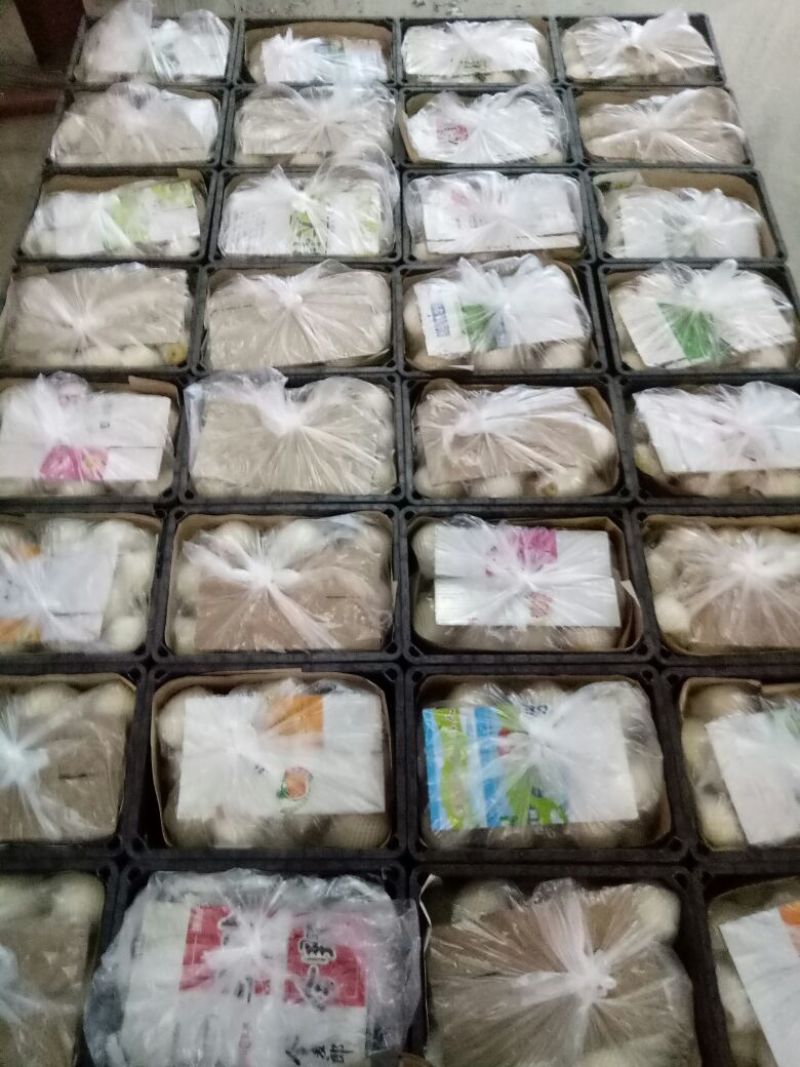 皇冠梨300~350g纸加膜