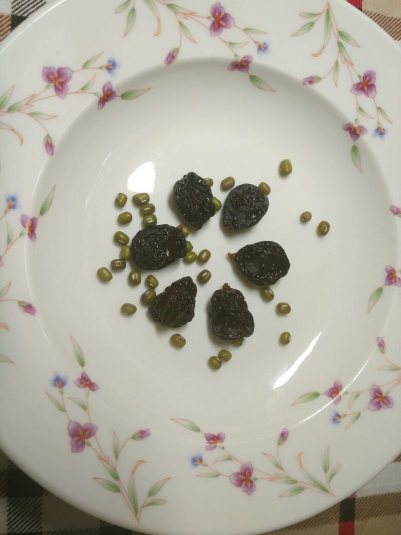 夏黑葡萄干无核一级