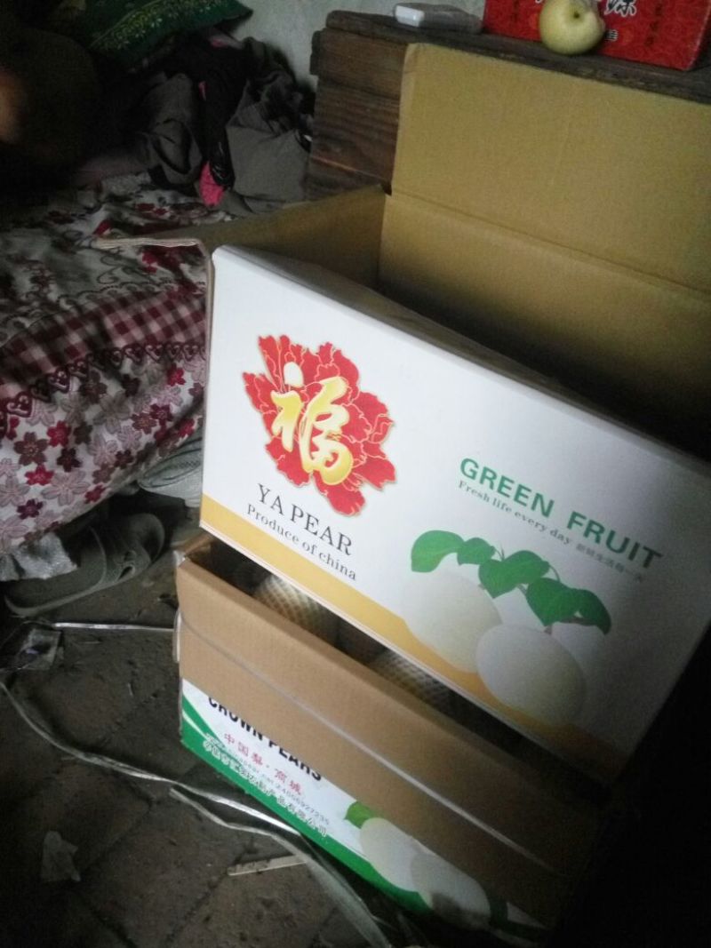 皇冠梨300~350g纸箱