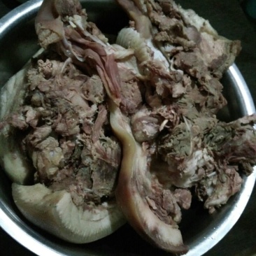 猪头食用方肉加工
