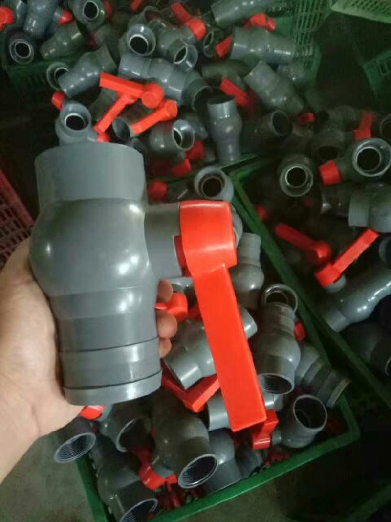 贴片滴灌带，迷宫滴灌带，厂家直销量大优惠！！！！