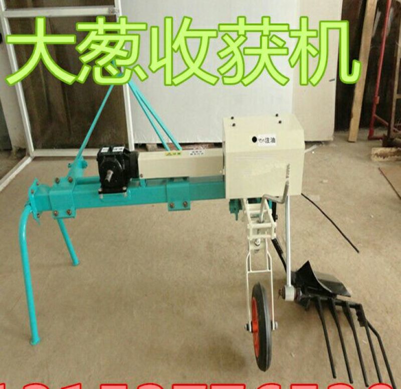 收获机三点悬挂式