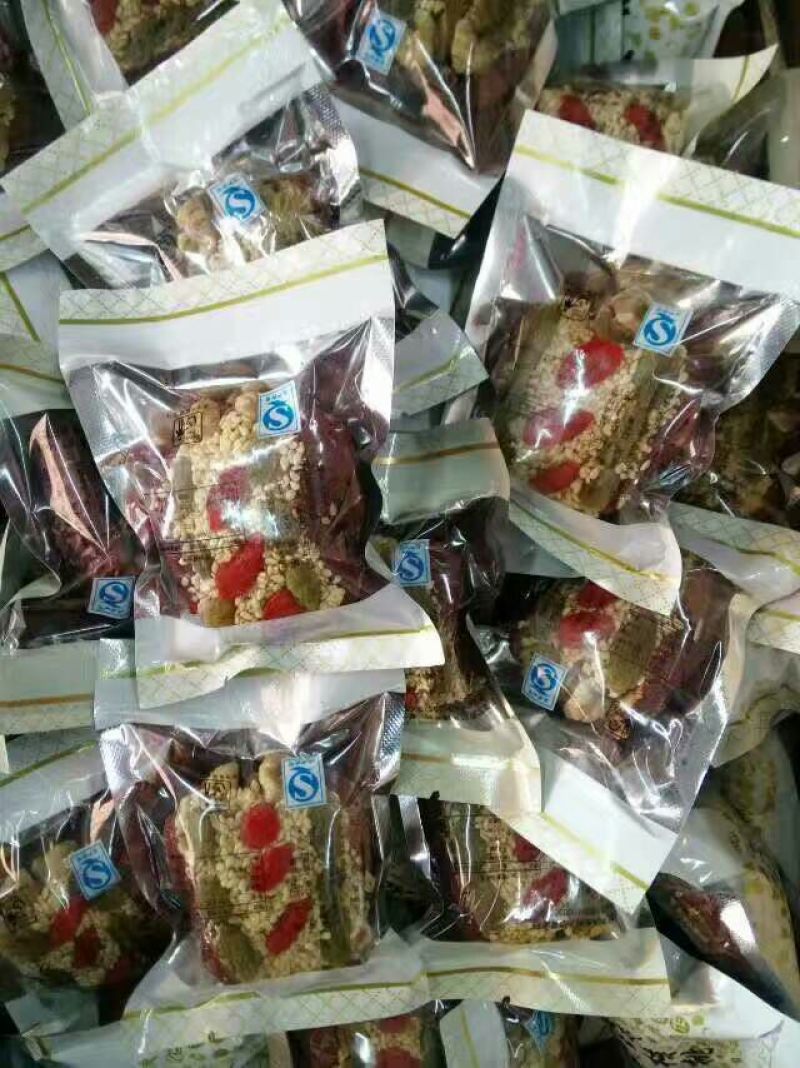 红枣夹核桃特级多种口味什锦枣夹核桃厂家直销特级