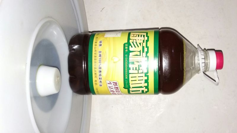 压榨菜籽油三级
