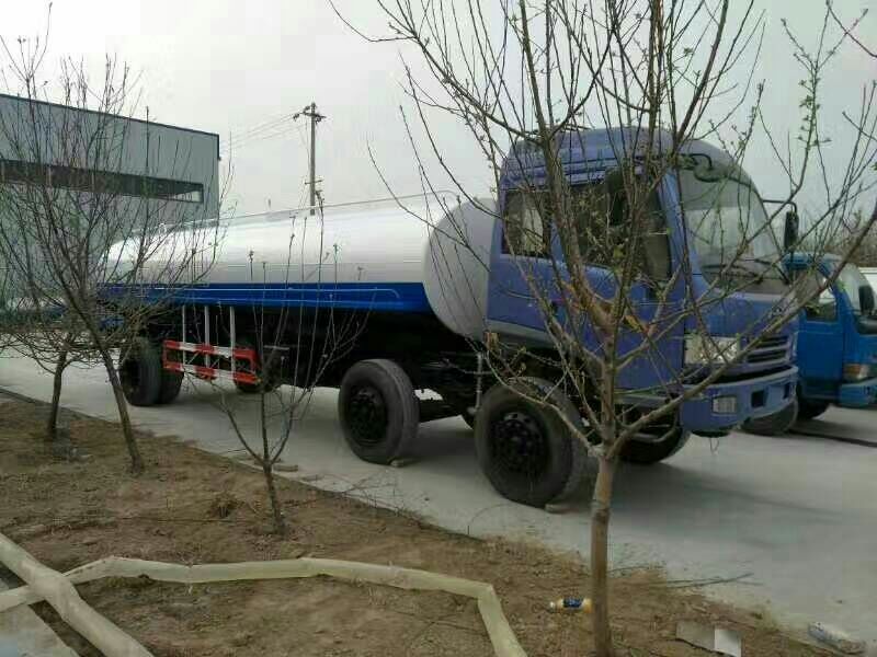 洒水车