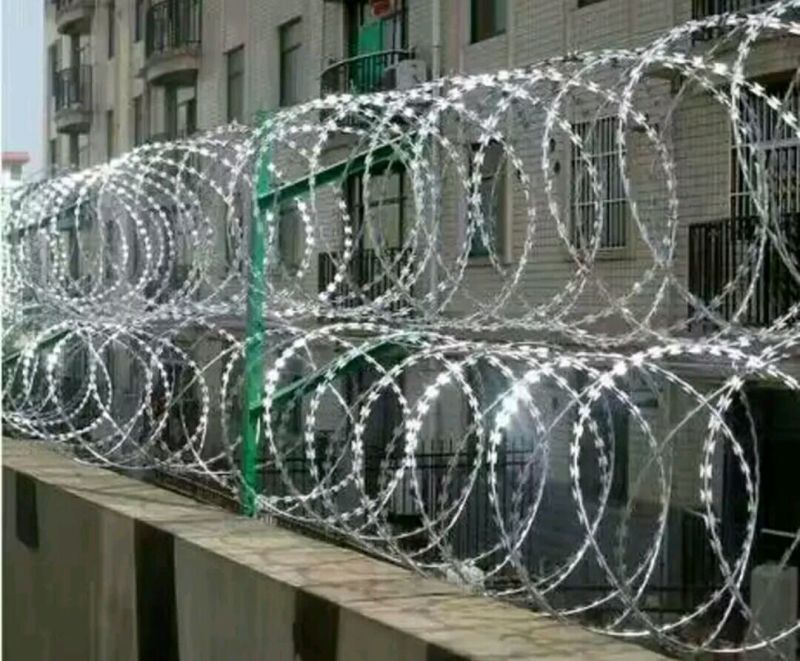 铁丝网，护拦围网，公路护栏。铁路护栏，可以定做各种规格