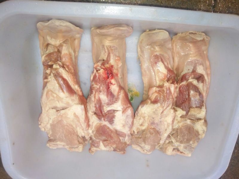 猪舌食用整猪加工