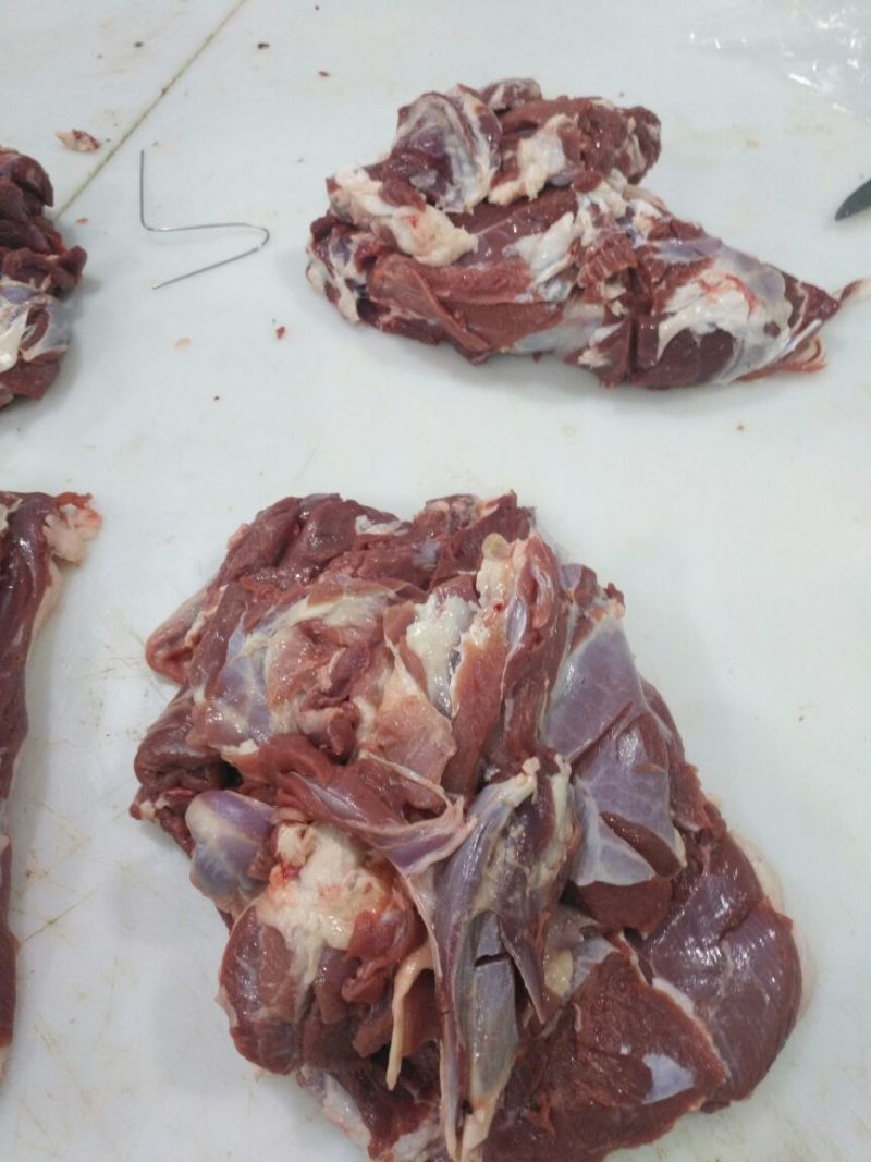 羊后腿是不带骨绵羊肉
