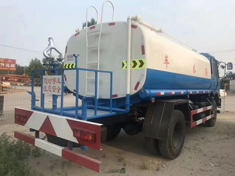 洒水车