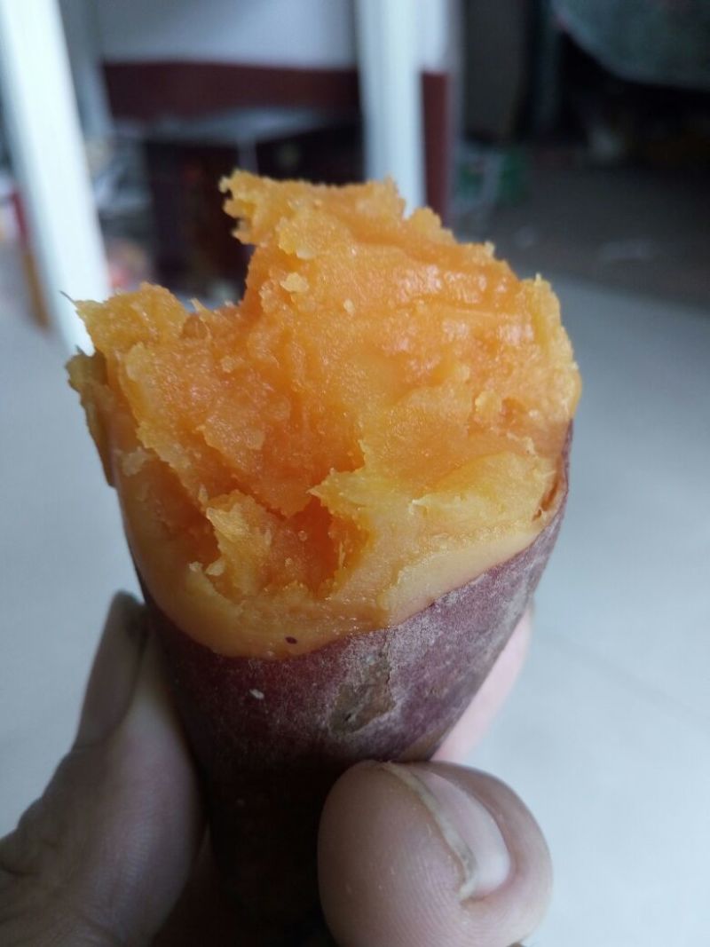 红皮红心红苏八，也叫小花叶又叫里外红。产地直发