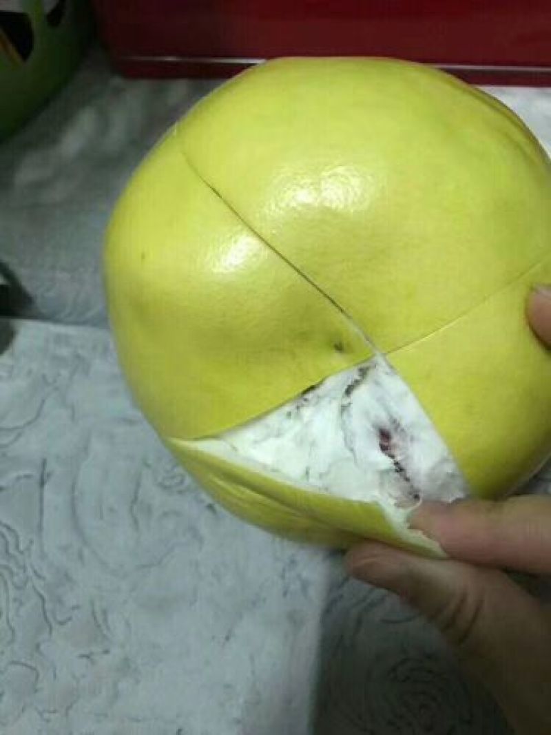 红心柚白心柚产地直供，皮毛光滑细腻，水分足口感超甜。