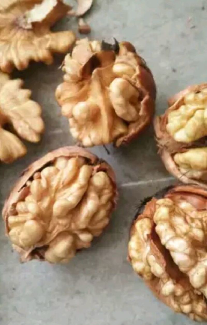 新疆薄皮核桃去皮30mm以上干今年新货