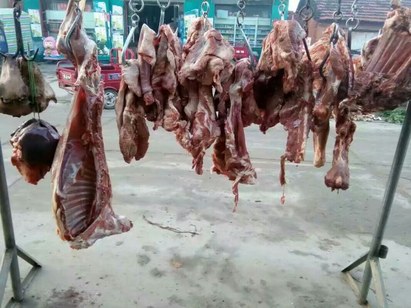 羊胴体否带骨山羊肉