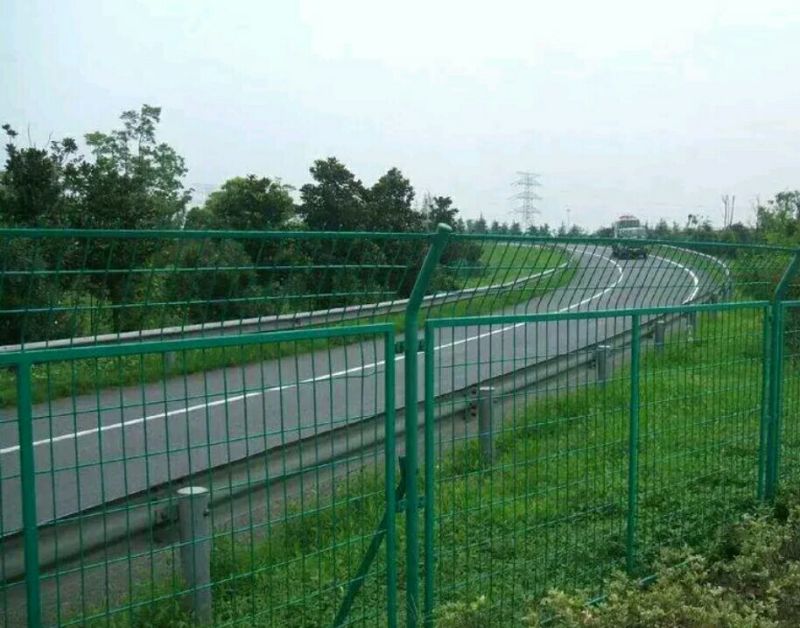 铁丝网养殖网，护栏网，公路护拦围网，铁路护拦围网可以定