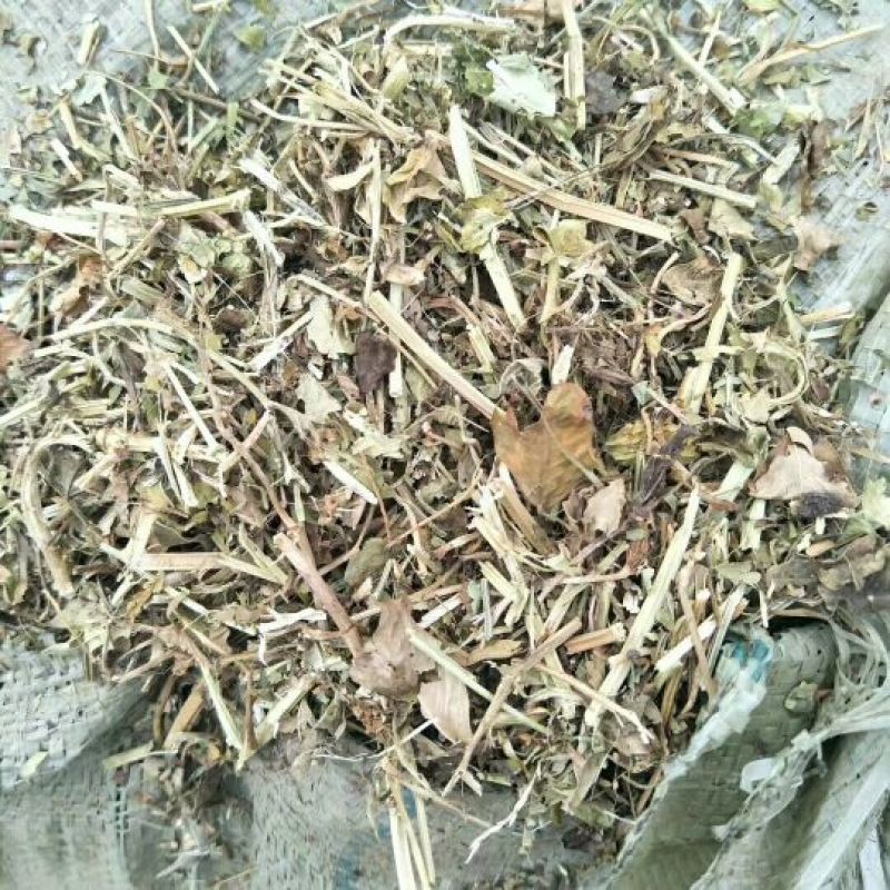 花生秧压块草，两次除土深加工包上车，全年供应