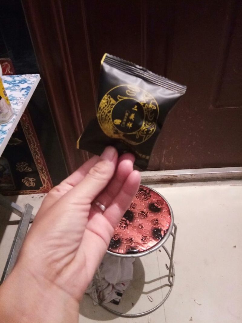 黑蒜两罐起包邮，两盒包邮