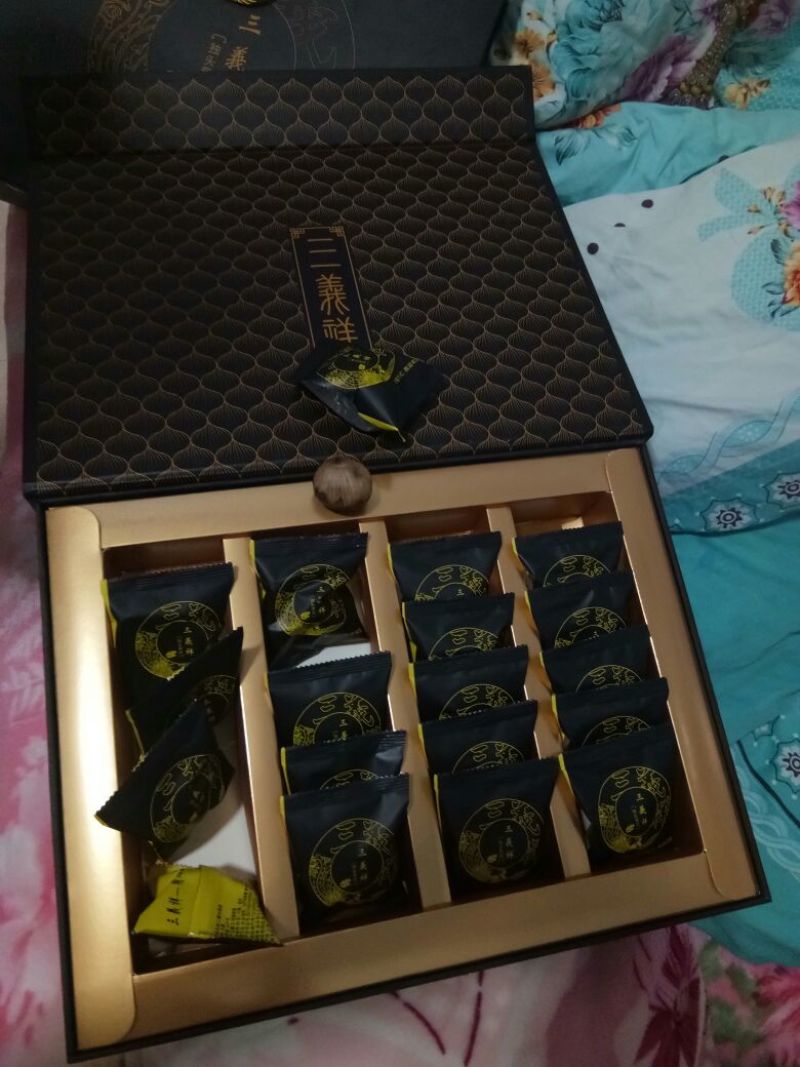 黑蒜两罐起包邮，两盒包邮