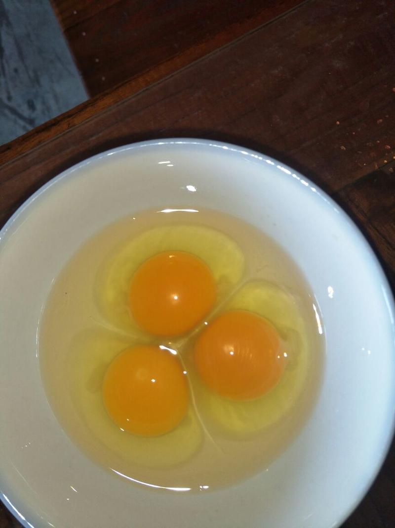 土鸡蛋食用40~50g农家土鸡蛋，优质货源欢迎咨询