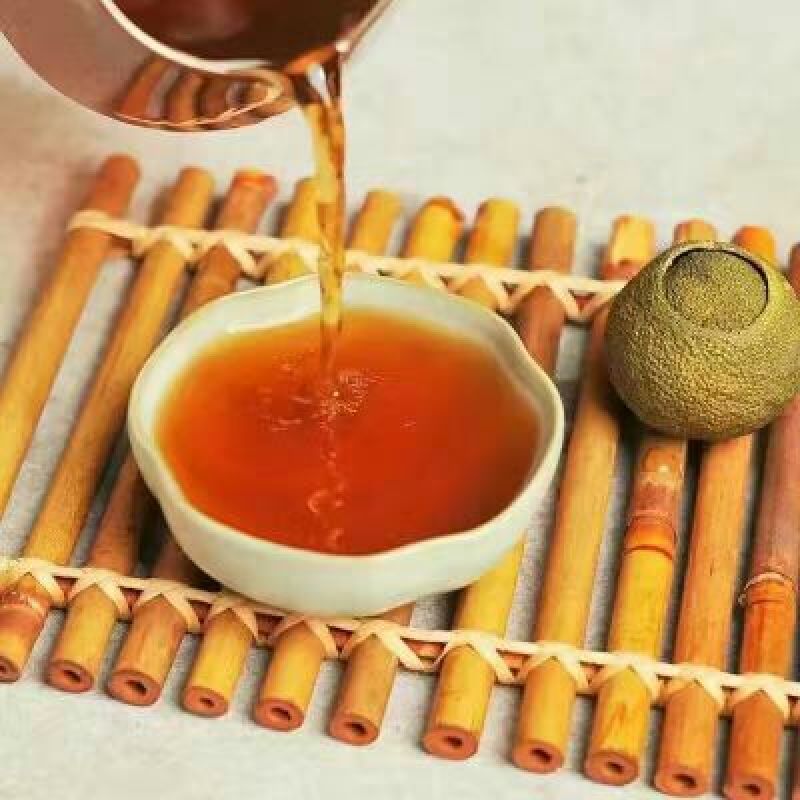 云南普洱茶：用云南普洱茶老树熟茶加小青柑