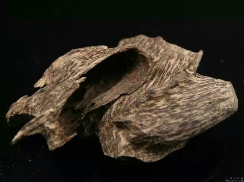 根雕茶台，各种材质的茶台及规格，可来料加工，价格合理。