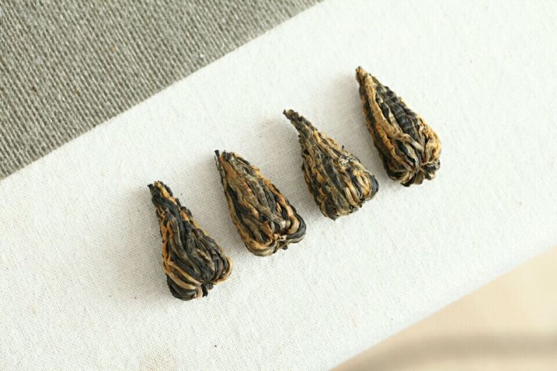云南凤庆红茶先用一芽一叶手工制做（宝塔红500克两盒）