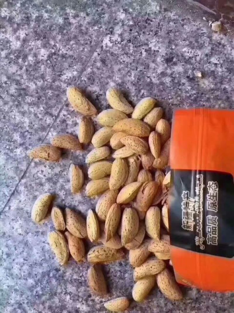 新疆巴旦木盒装