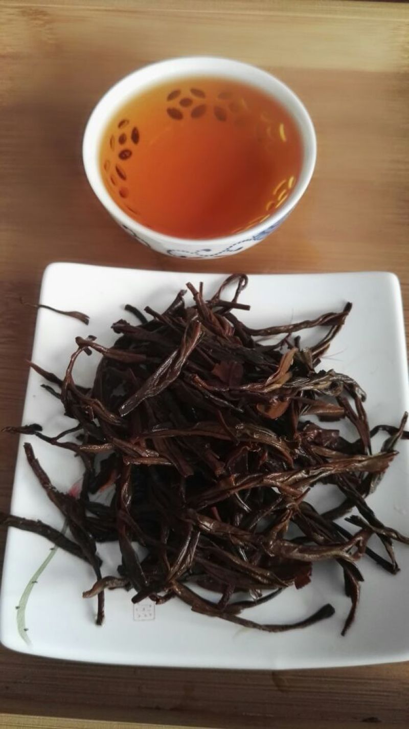 云南凤庆松针是一芽一叶的茶500克两盒